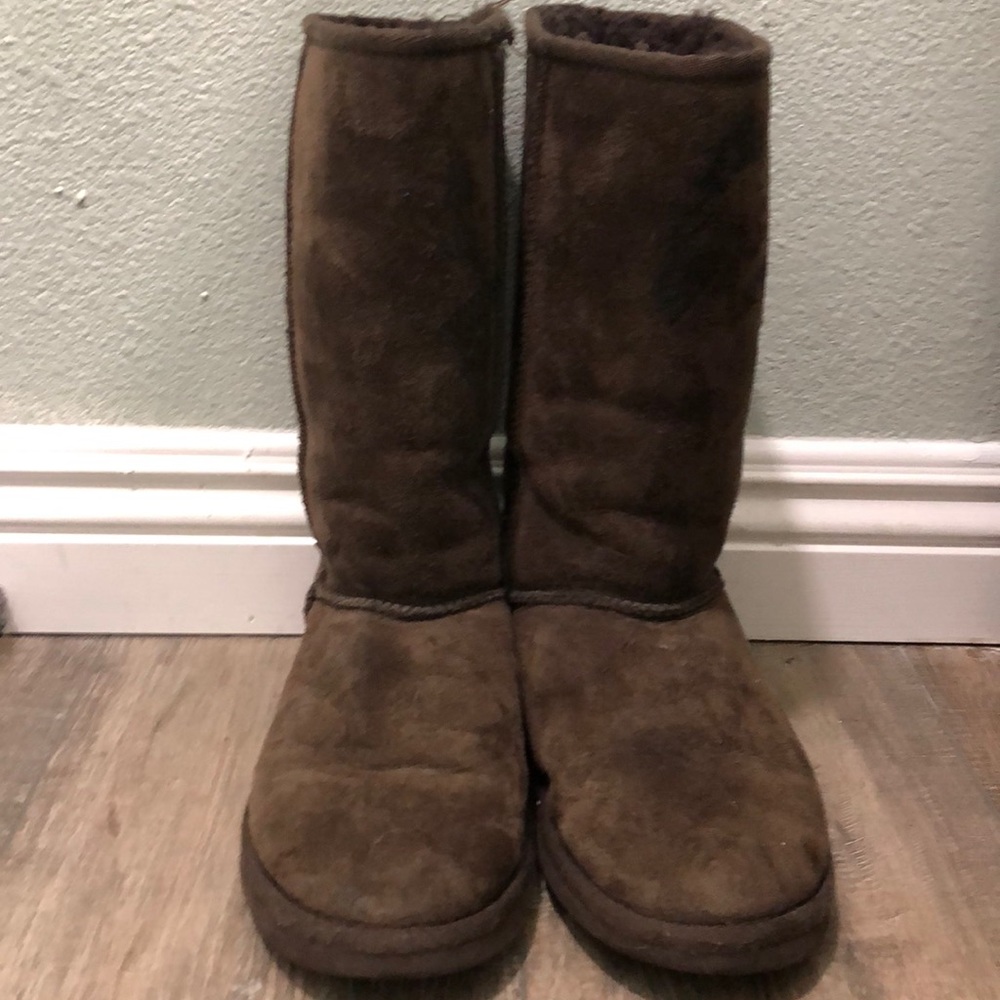 Brown size 5 Ugg boots